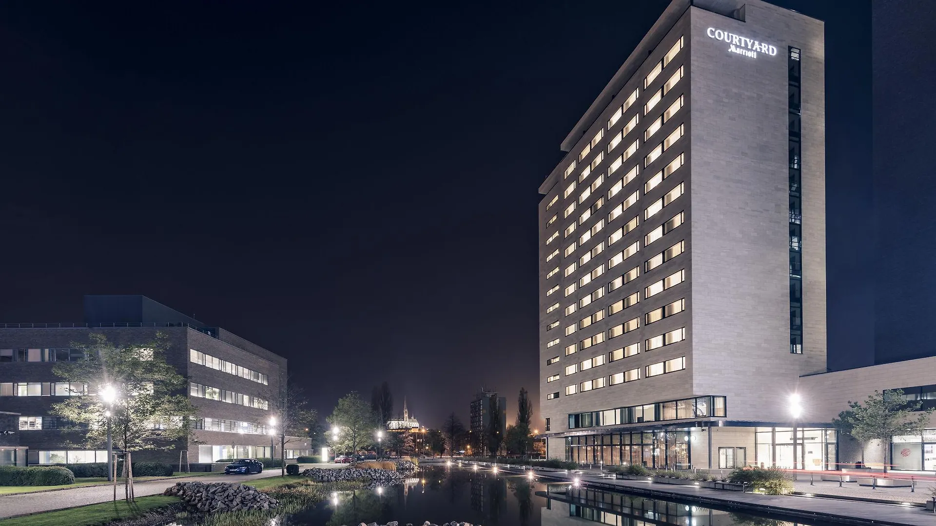 Courtyard By Marriott Brno Hotell
