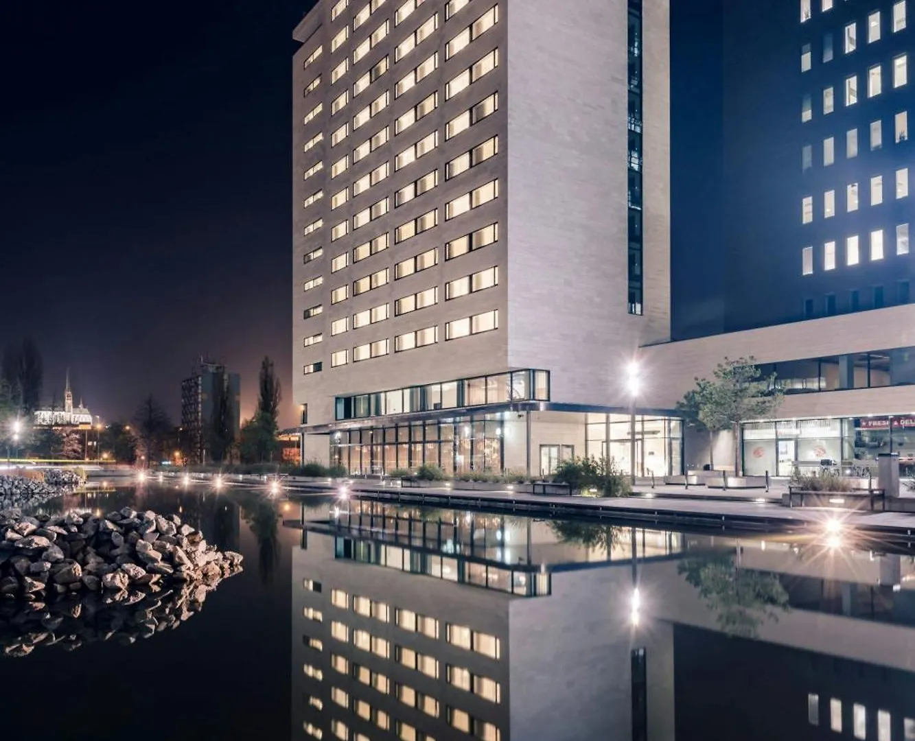 Courtyard By Marriott Brno Hotell