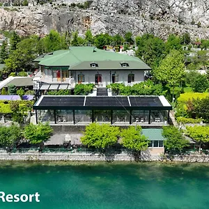 buna-park-hotel.albaniahotels.org/